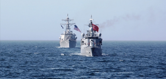  Türkiye ve ABD Deniz Kuvvetleri unsurlarınca Karadeniz'de geçiş eğitimi gerçekleştirildi