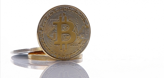 Kripto parada dalgalanma sürüyor, Bitcoin'in piyasa değeri 1 trilyon dolara ulaştı 