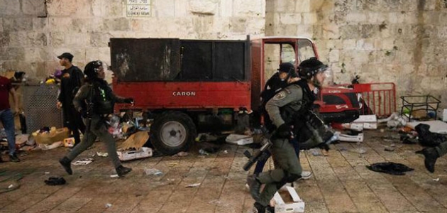 İsrail şiddeti sabah namazında da sürdü: 10 yaralı