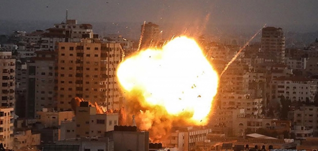  İsrail savaş uçakları Filistin İçişleri Bakanlığı binasını vurdu
