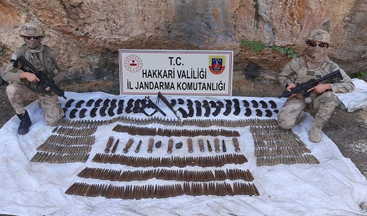 PKK'ya yönelik operasyonda silah ve mühimmat ele geçirildi