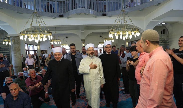 Diyanet İşleri Başkanı Erbaş, Kuzey Makedonya'da Saat Camisi'ni ziyaret etti