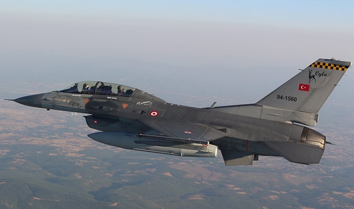 Türk F-16'ları yeni görev için Polonya'da