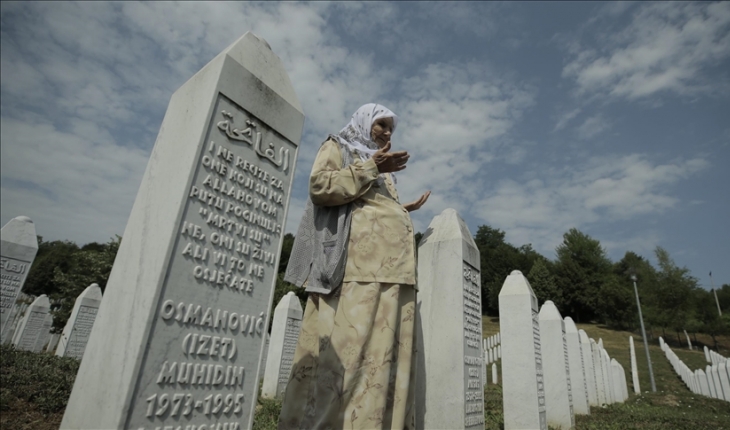 Bosna Hersek’in kanayan yarası Srebrenitsa