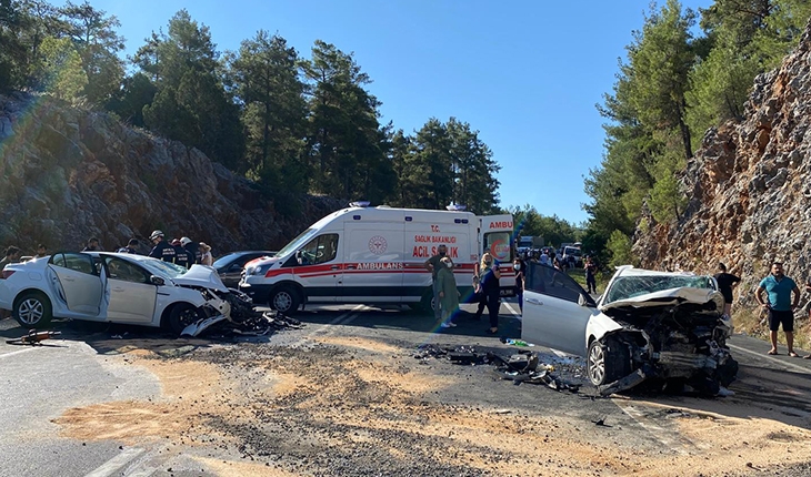 Konya-Antalya kara yolunda iki otomobil çarpıştı: 2 ölü, 5 yaralı
