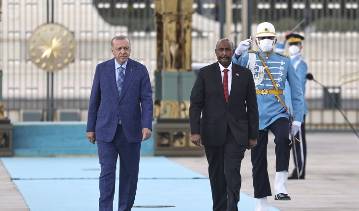 Cumhurbaşkanı Erdoğan Sudan Egemenlik Konseyi Başkanı Burhan'ı karşıladı