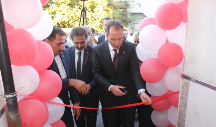 Erbakan, Konya'da parti binasının açılışına katıldı