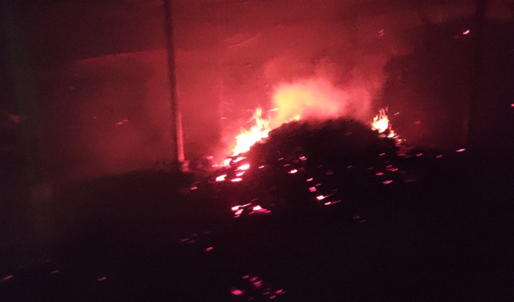 Konya’da ahır yangını: 50 ton saman kül oldu