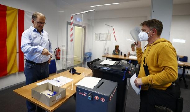 Almanya'da oy verme işlemi sona erdi