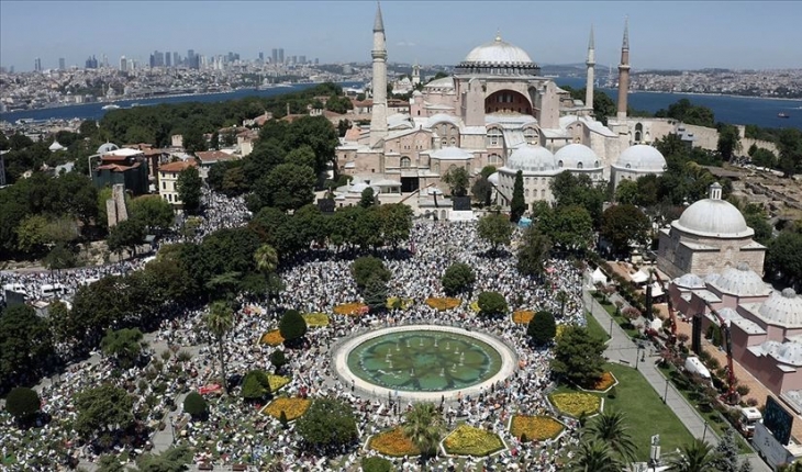 Ayasofya-i Kebir Camii'ni 3,5 milyonun üzerinde kişi ziyaret etti