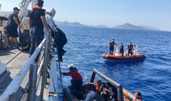 Marmaris açıklarında 77 düzensiz göçmen kurtarıldı
