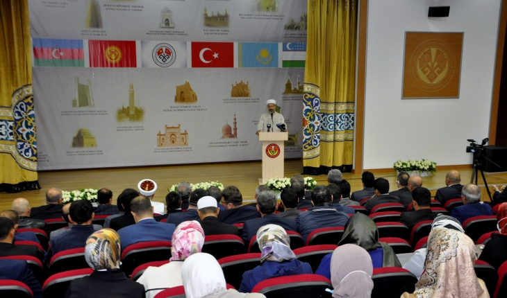 Diyanet İşleri Başkanı Erbaş, Kırgızistan'da STK temsilcileriyle buluştu