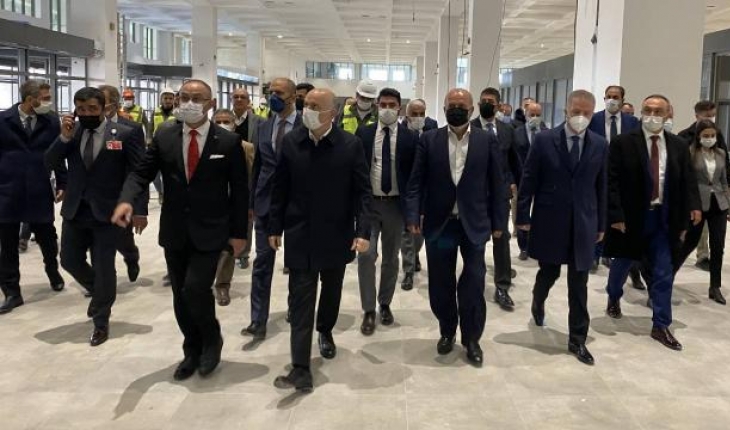 Bakan Karaismailoğlu Gaziantep Havalimanı'nı inceledi