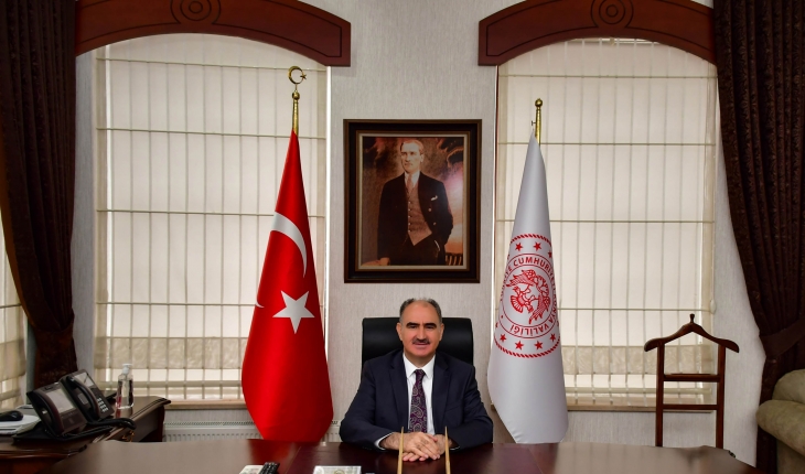 Vali Özkan: Atatürk’ün gönüllerdeki eşsiz yeri hiçbir zaman değişmeyecek