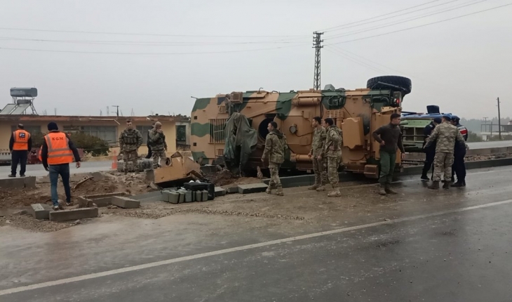 Hatay'da devrilen zırhlı araçtaki askerler yaralandı
