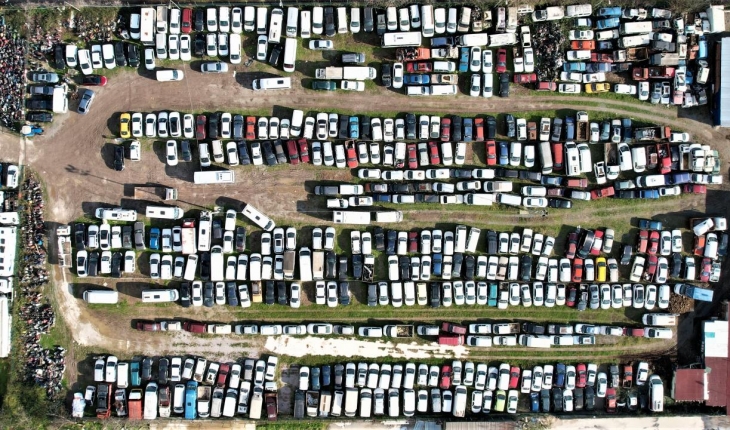 Milyonlar çöpte yatıyor: Yüzlerce araç kaderine terk edildi