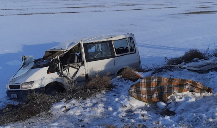 Karaman’da servis minibüsü devrildi: 1 ölü, 5 yaralı