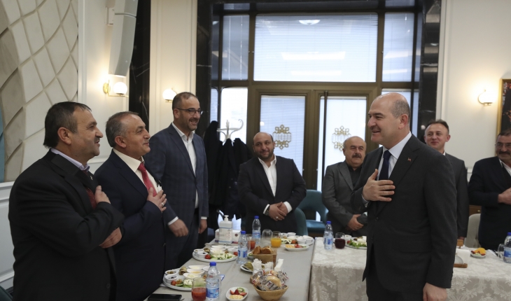 İçişleri Bakanı Soylu, Giresun'un Alucra ilçesi muhtarlarıyla buluştu