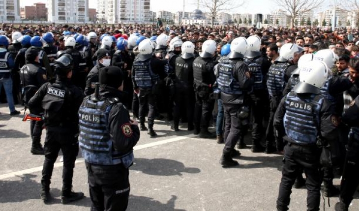 Diyarbakır’daki Nevruz kutlamasında 298 gözaltı