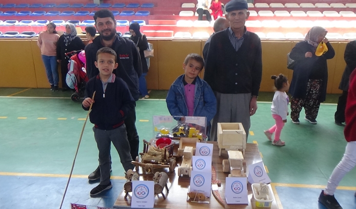 Karapınar’da dedemin oyuncağı yarışması gerçekleştirildi