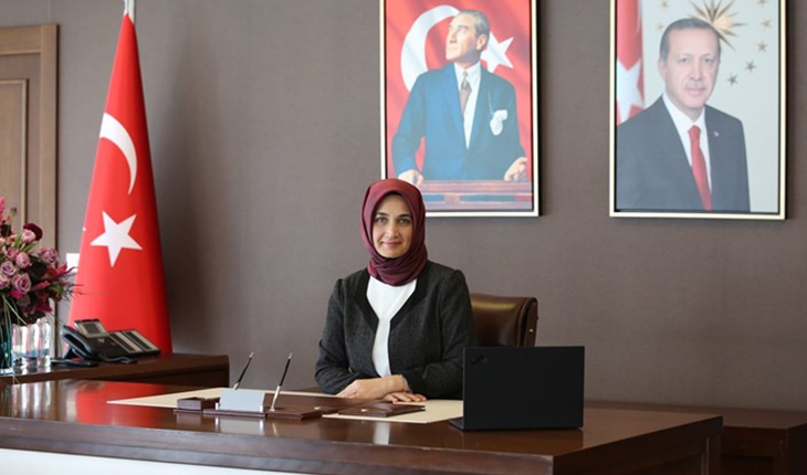 Türkiye'nin ilk başörtülü valisi atandı