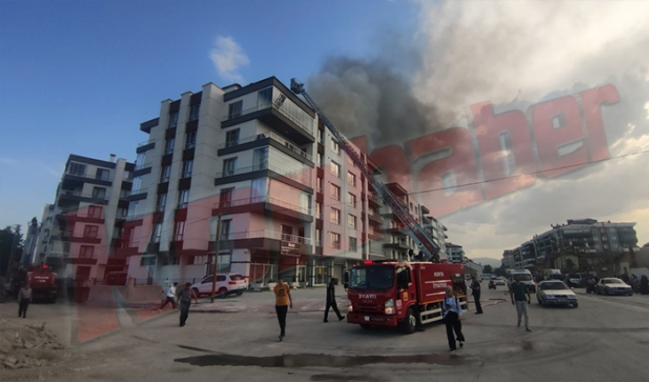 Konya'da 5 katlı binanın çatı katında yangın!