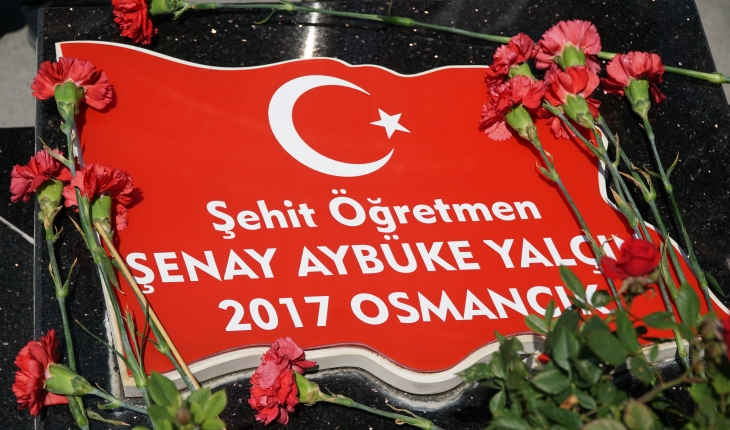 Şehit öğretmen Şenay Aybüke Yalçın, vefatının 5. yılında kabri başında anıldı