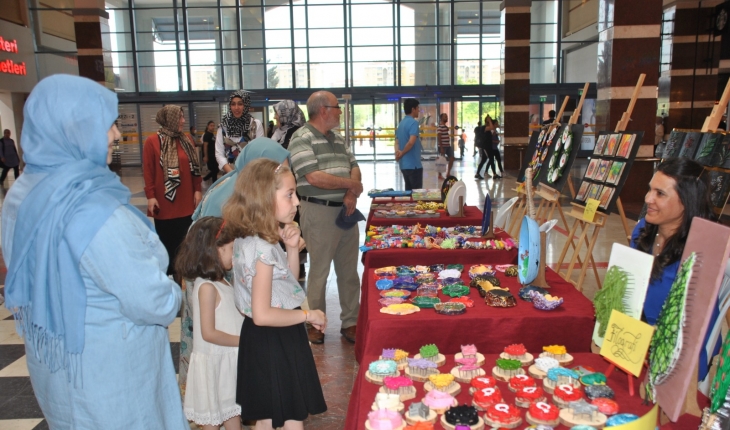Konya'da ana sınıfı öğrencileri geleneksel el sanatları sergisi açtı