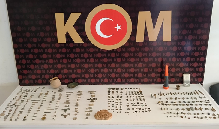 Konya'da tarihi eser operasyonu: 106 sikke ile 268 obje ele geçirildi