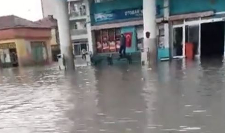 Konya'da sağanak yağış etkili olmaya devam ediyor!