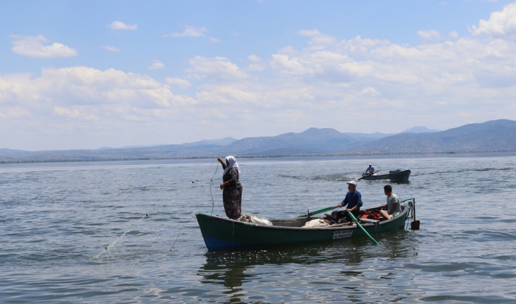 Suğla Gölü'nde yeni balık avı sezonu dualarla açıldı