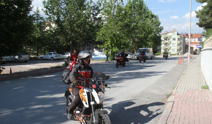 Motosikletliler Jandarma Teşkilatının kuruluş yıldönümü için “saygı sürüşü“ yaptı