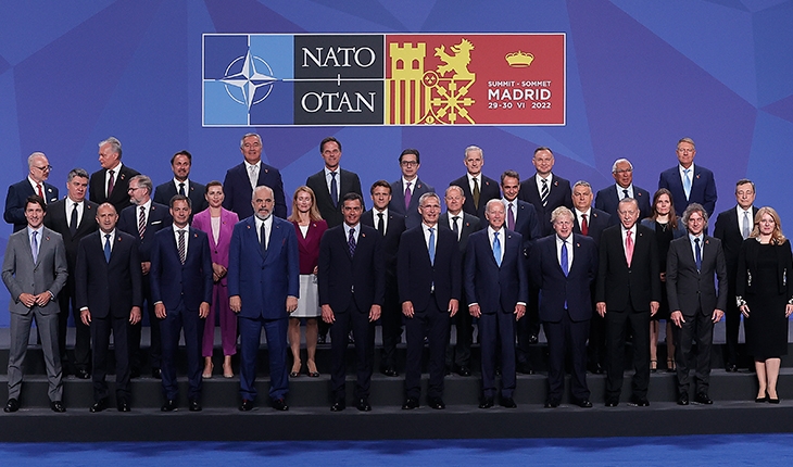 Cumhurbaşkanı Erdoğan, NATO Zirvesi'nde aile fotoğrafına katıldı