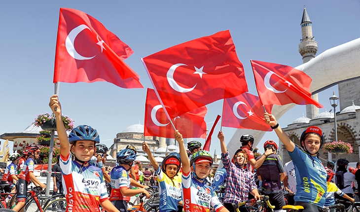 Konya'da bayraklı bisiklet turu düzenlendi