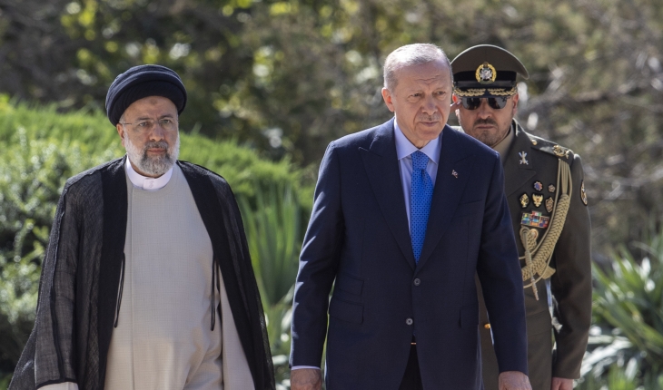 Cumhurbaşkanı Erdoğan, İran’da resmi törenle karşılandı