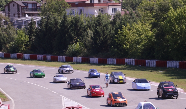 Alternatif enerjili araçlar Kocaeli’deki TEKNOFEST yarışlarında piste çıktı