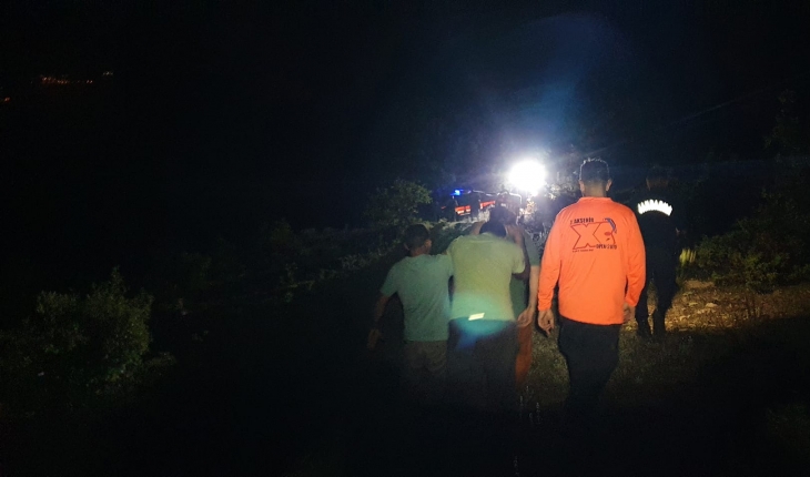 Konya'da yamaç paraşütçüsü düştüğü ormanlık alanda mahsur kaldı