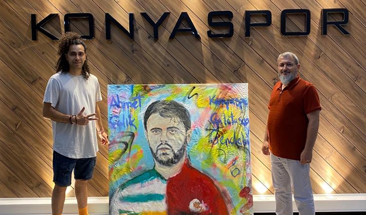 Memleketini resimleriyle temsil eden gurbetçi, Konyaspor’a Ahmet Çalık portresi hediye etti