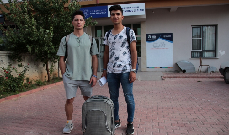 Yurtlardaki ücretsiz konaklamadan yararlanan yüzlerce genç Konya'yı ziyaret etti 