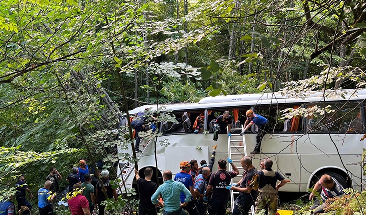 Bursa'da tur otobüsü kaza yaptı: 5 ölü, 38 yaralı