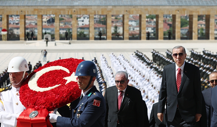 Cumhurbaşkanı Erdoğan başkanlığındaki devlet erkanı, Anıtkabir’i ziyaret etti