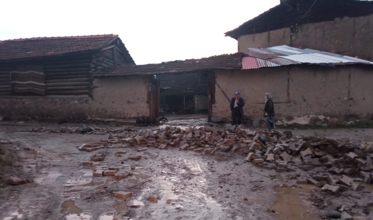 Kütahya Domaniç'te şiddetli yağış 7 köyde sele yol açtı