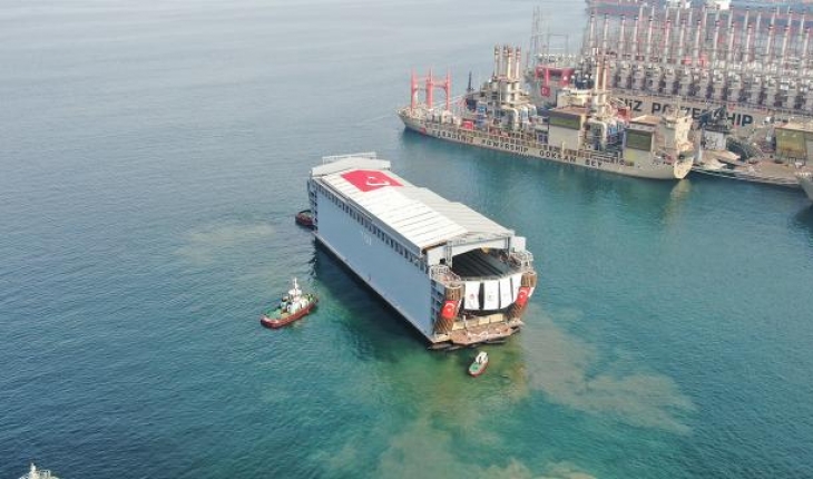 Dünyada tek: Dev denizaltı havuzu Yalova'da suya indirildi