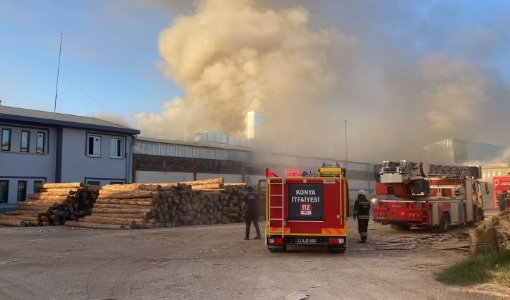Konya'da kereste imalatı yapan fabrikada yangın 