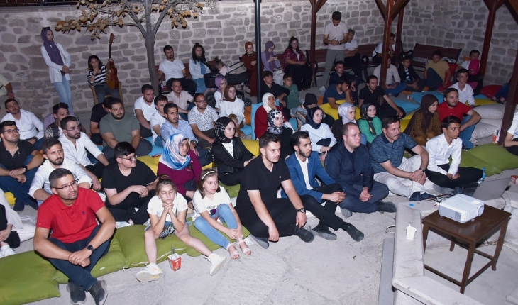 AK Parti Konya İl Gençlik Kolları’ndan açık hava sinema etkinliği