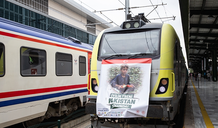 Pakistan’a yardım malzemesi taşıyan “İyilik Trenleri“ Ankara’dan yola çıktı