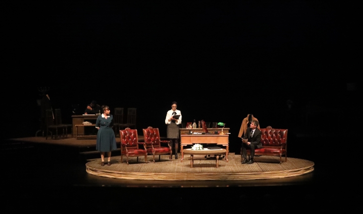 Konya’da “Vali Hanım” tiyatro oyununa yoğun ilgi