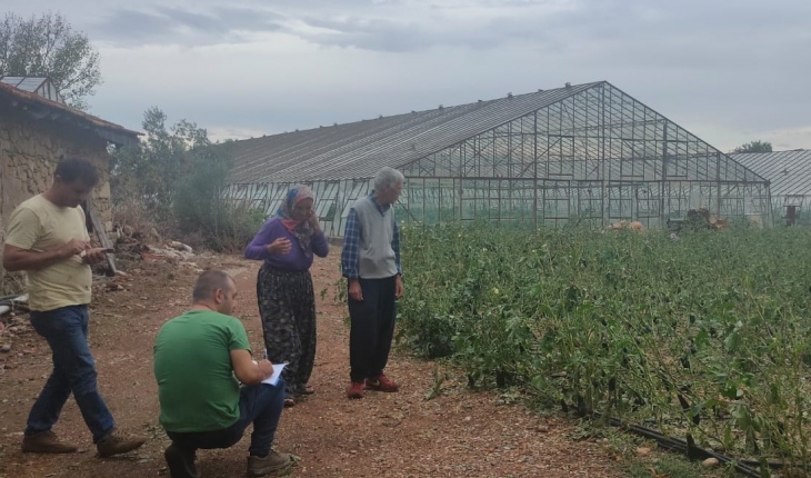 Antalya'da dolu ve fırtınadan etkilenen tarım alanlarında hasar tespiti yapılıyor