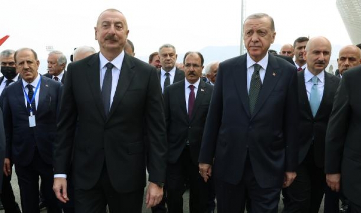 Aliyev: Türkiye dev projeler gerçekleştiriyor