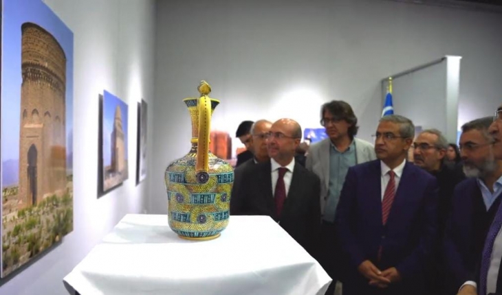 Büyük Selçuklu Mirası fotoğraf ve çini eserleri sergisi Özbekistan'da açıldı